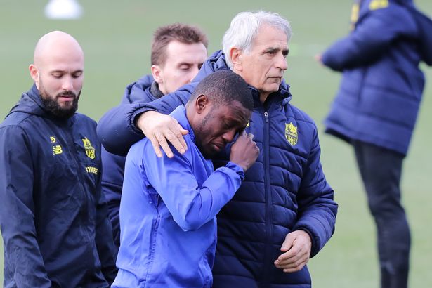 Majeed Waris in tears as search for former teammate Emiliano Sala is called off Majeed Waris in tears as search for former teammate Emiliano Sala is called off